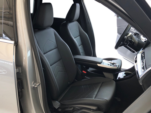 BMW X1 sDrive18d color Gris Plata. Año 2024. 110KW(150CV). Diésel. En concesionario Momentum S.A. de Madrid
