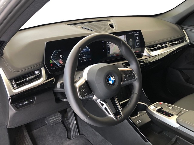 BMW X1 sDrive18d color Gris Plata. Año 2024. 110KW(150CV). Diésel. En concesionario Momentum S.A. de Madrid