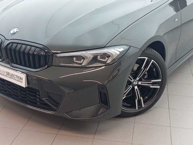BMW Serie 3 320d color Gris. Año 2024. 140KW(190CV). Diésel. En concesionario Augusta Aragon S.A. de Zaragoza
