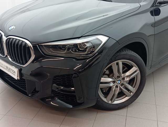 BMW X1 sDrive20d color Negro. Año 2021. 140KW(190CV). Diésel. En concesionario Augusta Aragon S.A. de Zaragoza