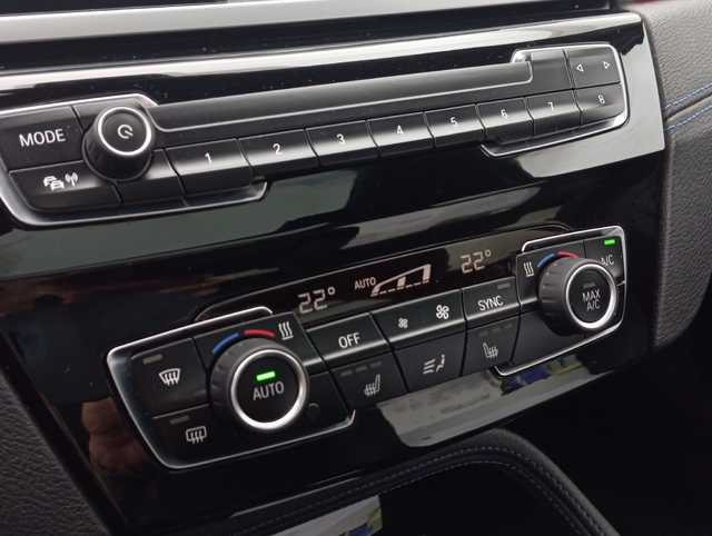 BMW X1 sDrive20d color Negro. Año 2021. 140KW(190CV). Diésel. En concesionario Augusta Aragon S.A. de Zaragoza