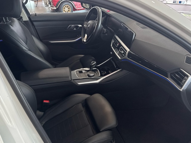 BMW Serie 3 318d color Blanco. Año 2020. 110KW(150CV). Diésel. En concesionario Motor Gorbea de Álava