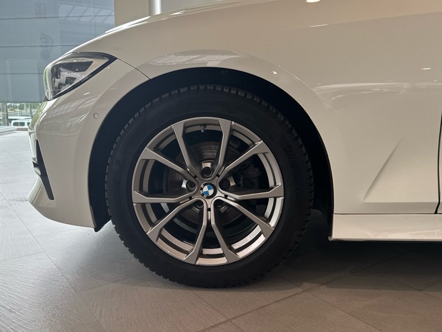 BMW Serie 3 318d color Blanco. Año 2020. 110KW(150CV). Diésel. En concesionario Motor Gorbea de Álava