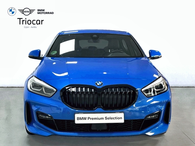 BMW Serie 1 118d color Azul. Año 2021. 110KW(150CV). Diésel. En concesionario Triocar Gijón (Bmw y Mini) de Asturias