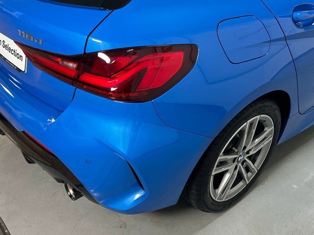 BMW Serie 1 118d color Azul. Año 2021. 110KW(150CV). Diésel. En concesionario Triocar Gijón (Bmw y Mini) de Asturias