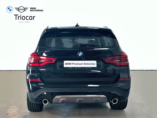 BMW X3 xDrive20d color Negro. Año 2021. 140KW(190CV). Diésel. En concesionario Triocar Gijón (Bmw y Mini) de Asturias