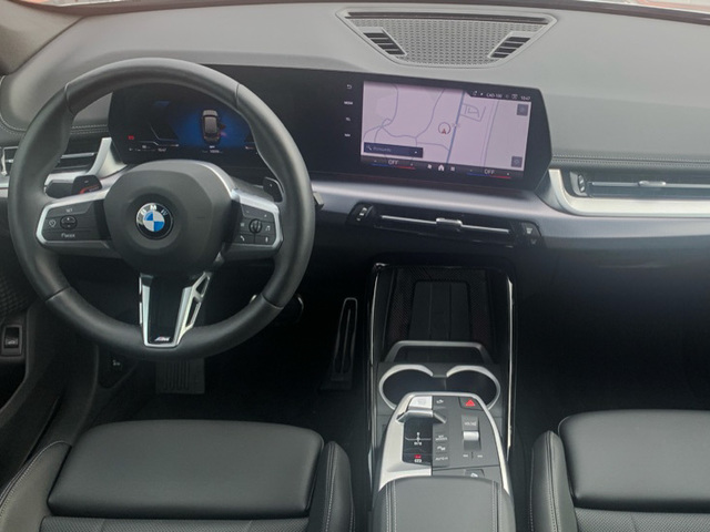 BMW X1 xDrive20d color Gris Plata. Año 2024. 120KW(163CV). Híbrido Electro/Diesel. En concesionario Celtamotor Pontevedra de Pontevedra