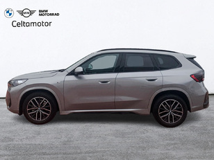 Fotos de BMW X1 xDrive20d color Gris Plata. Año 2024. 120KW(163CV). Híbrido Electro/Diesel. En concesionario Celtamotor Pontevedra de Pontevedra