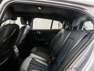 BMW Serie 1 118d color Gris. Año 2024. 110KW(150CV). Diésel. En concesionario Oliva Motor Tarragona de Tarragona