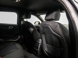 BMW Serie 1 118d color Gris. Año 2024. 110KW(150CV). Diésel. En concesionario Oliva Motor Tarragona de Tarragona