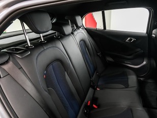 BMW Serie 1 118d color Gris. Año 2024. 110KW(150CV). Diésel. En concesionario Oliva Motor Tarragona de Tarragona