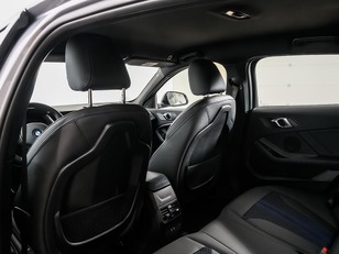 BMW Serie 1 118d color Gris. Año 2024. 110KW(150CV). Diésel. En concesionario Oliva Motor Tarragona de Tarragona