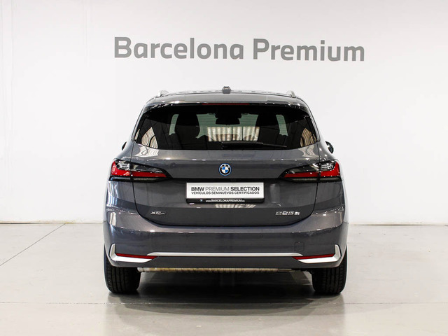 BMW Serie 2 225e Active Tourer color Gris. Año 2023. 180KW(245CV). Híbrido Electro/Gasolina. En concesionario Barcelona Premium -- GRAN VIA de Barcelona