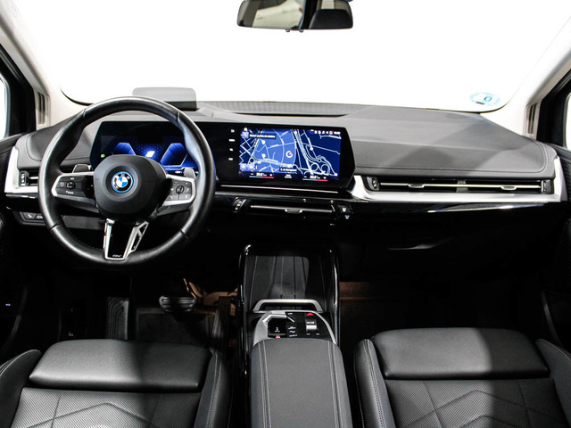 BMW Serie 2 225e Active Tourer color Gris. Año 2023. 180KW(245CV). Híbrido Electro/Gasolina. En concesionario Barcelona Premium -- GRAN VIA de Barcelona
