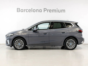Fotos de BMW Serie 2 225e Active Tourer color Gris. Año 2023. 180KW(245CV). Híbrido Electro/Gasolina. En concesionario Barcelona Premium -- GRAN VIA de Barcelona