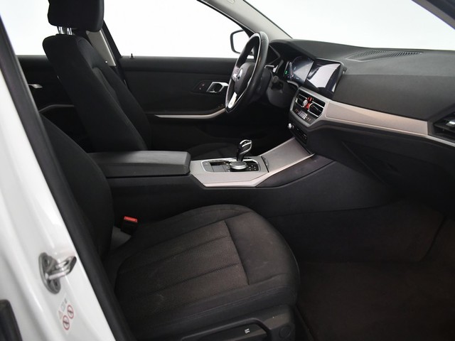 BMW Serie 3 320d color Blanco. Año 2021. 140KW(190CV). Diésel. En concesionario BYmyCAR Madrid - Alcalá de Madrid