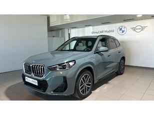 Fotos de BMW X1 xDrive25e color Verde. Año 2025. 180KW(245CV). Híbrido Electro/Gasolina. En concesionario BYmyCAR Madrid - Alcalá de Madrid
