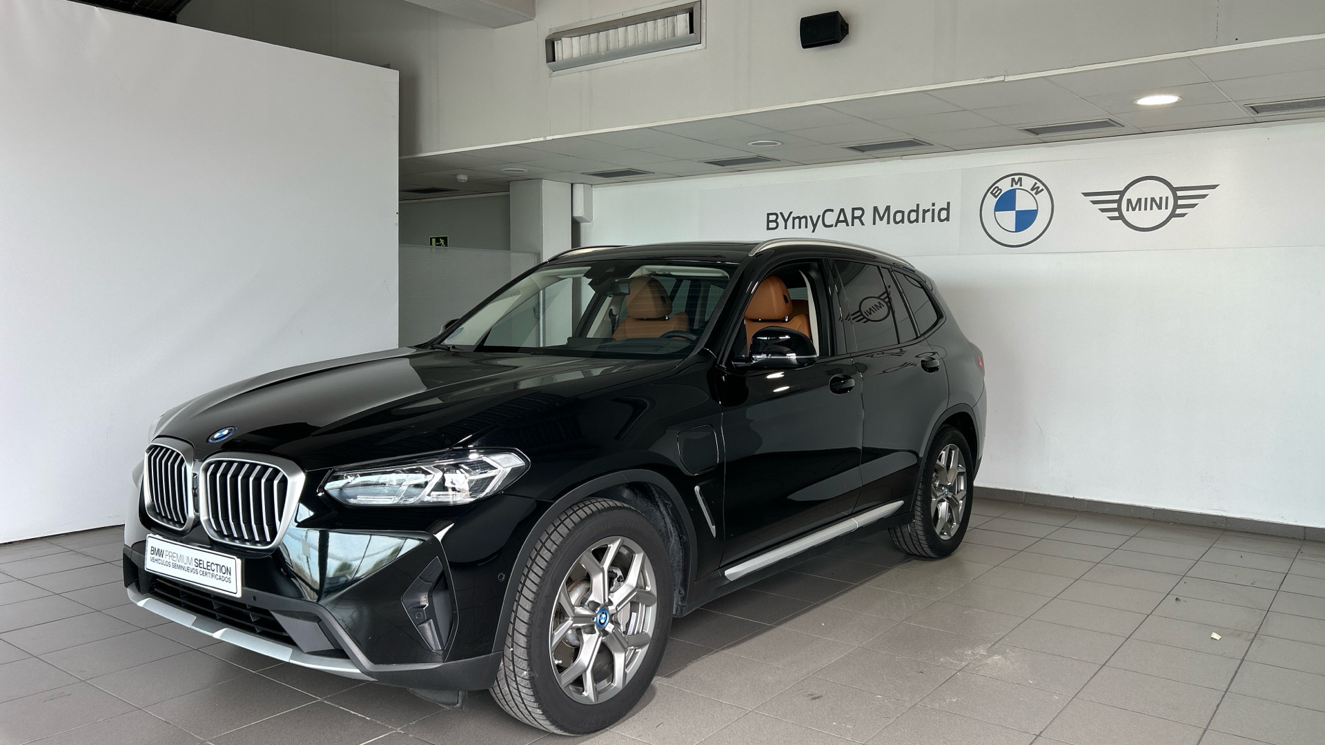 BMW X3 xDrive30e color Negro. Año 2024. 215KW(292CV). Híbrido Electro/Gasolina. En concesionario BYmyCAR Madrid - Alcalá de Madrid