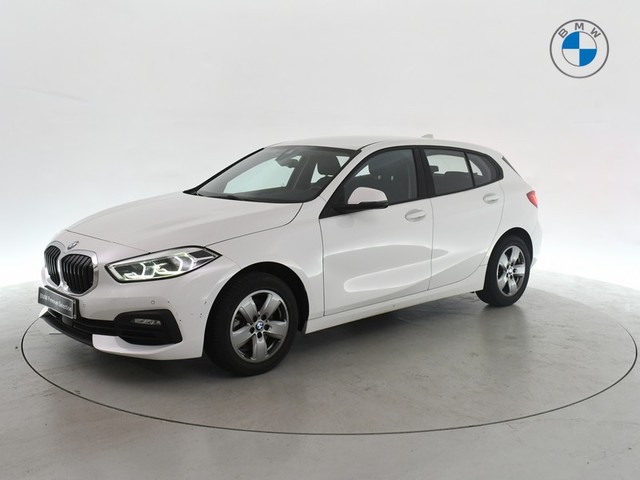 BMW Serie 1 118i color Blanco. Año 2021. 103KW(140CV). Gasolina. En concesionario BYmyCAR Madrid - Alcalá de Madrid