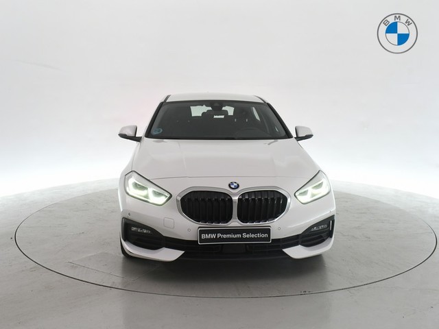 BMW Serie 1 118i color Blanco. Año 2021. 103KW(140CV). Gasolina. En concesionario BYmyCAR Madrid - Alcalá de Madrid