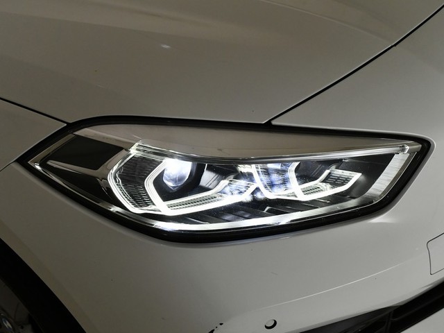 BMW Serie 1 118i color Blanco. Año 2021. 103KW(140CV). Gasolina. En concesionario BYmyCAR Madrid - Alcalá de Madrid