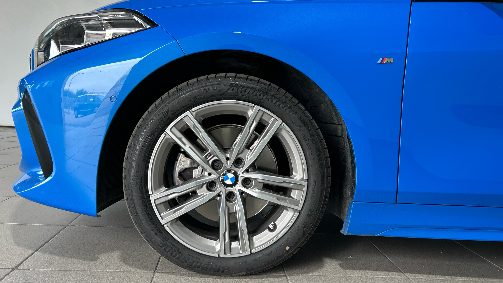 BMW Serie 1 118d color Azul. Año 2021. 110KW(150CV). Diésel. En concesionario BYmyCAR Madrid - Alcalá de Madrid