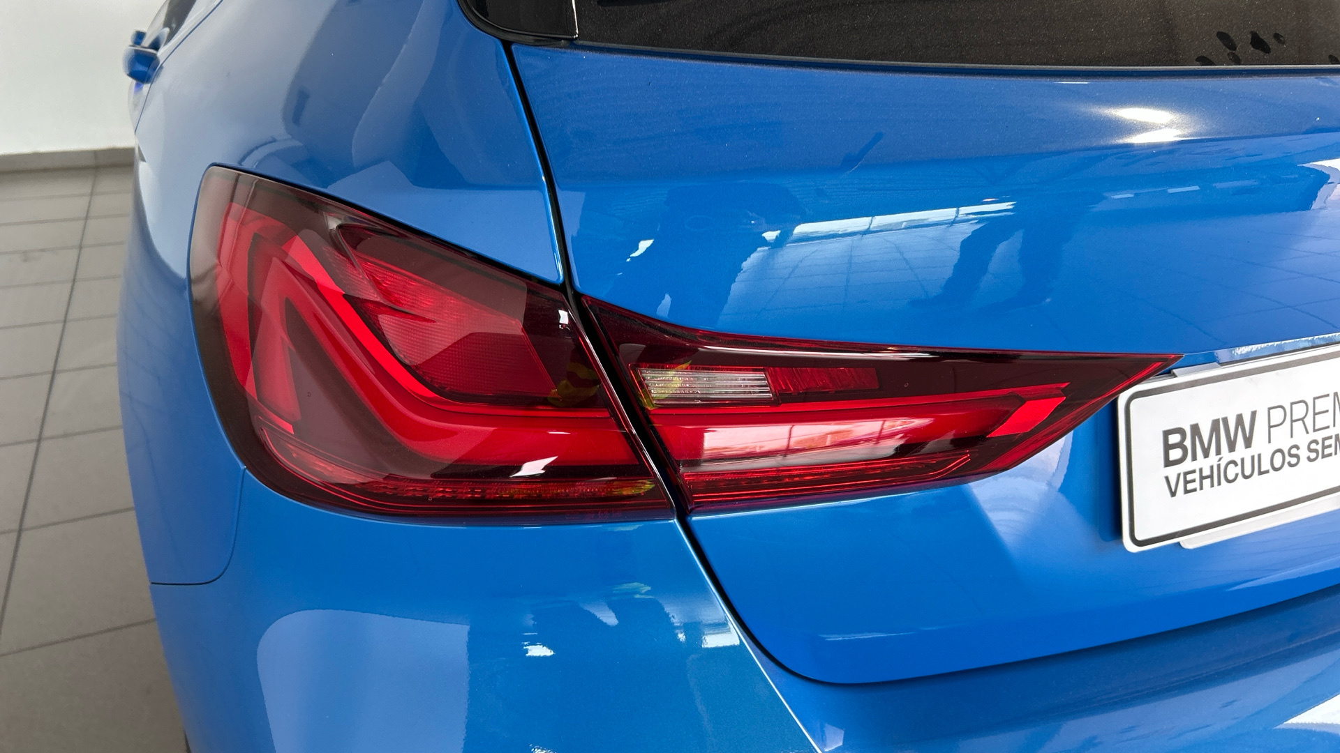 BMW Serie 1 118d color Azul. Año 2021. 110KW(150CV). Diésel. En concesionario BYmyCAR Madrid - Alcalá de Madrid