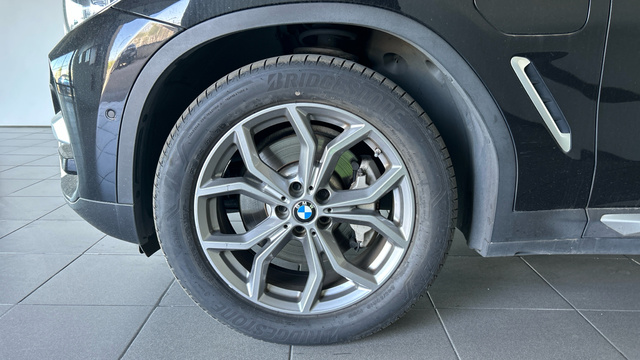 BMW X3 xDrive30e color Negro. Año 2020. 215KW(292CV). Híbrido Electro/Gasolina. En concesionario BYmyCAR Madrid - Alcalá de Madrid