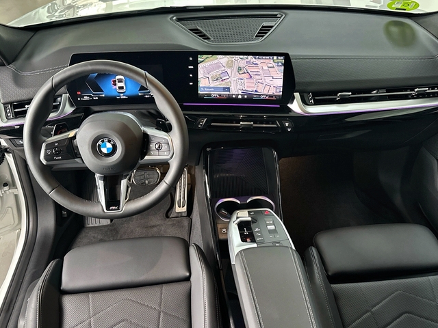 BMW X2 sDrive18d color Blanco. Año 2025. 110KW(150CV). Diésel. En concesionario Triocar Gijón (Bmw y Mini) de Asturias