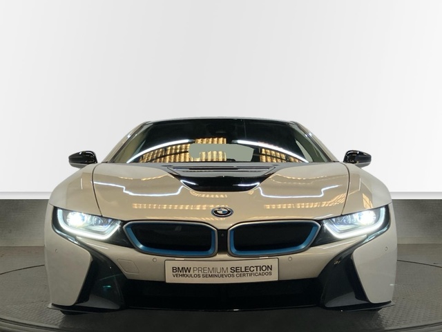 BMW i8 i8 Coupe color Blanco. Año 2020. 275KW(374CV). Híbrido Electro/Gasolina. En concesionario Proa Premium Ibiza de Baleares