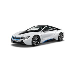 Fotos de BMW i8 i8 Coupe color Blanco. Año 2020. 275KW(374CV). Híbrido Electro/Gasolina. En concesionario Proa Premium Ibiza de Baleares