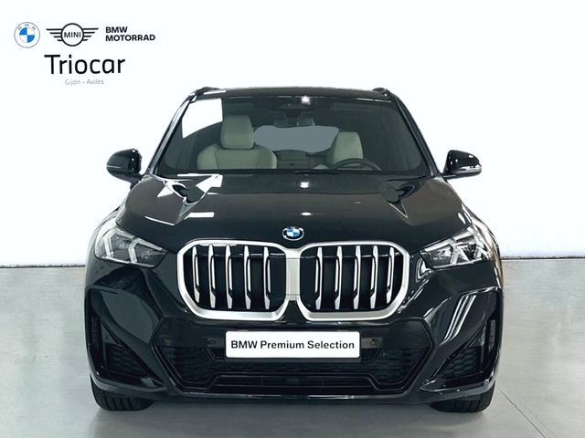 BMW X1 sDrive20d color Negro. Año 2025. 120KW(163CV). Diésel. En concesionario Triocar Gijón (Bmw y Mini) de Asturias