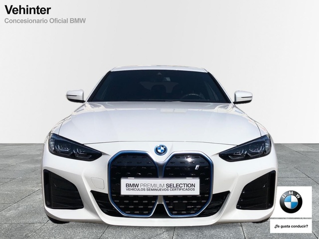 BMW i4 eDrive35 color Blanco. Año 2024. 210KW(286CV). Eléctrico. En concesionario Vehinter Getafe de Madrid