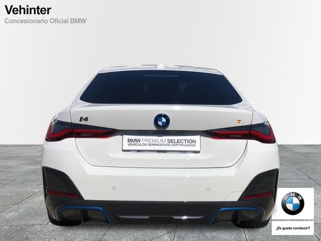 BMW i4 eDrive35 color Blanco. Año 2024. 210KW(286CV). Eléctrico. En concesionario Vehinter Getafe de Madrid