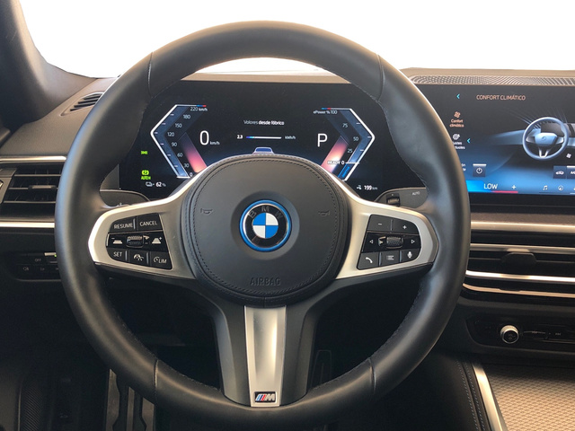 BMW i4 eDrive35 color Blanco. Año 2024. 210KW(286CV). Eléctrico. En concesionario Vehinter Getafe de Madrid