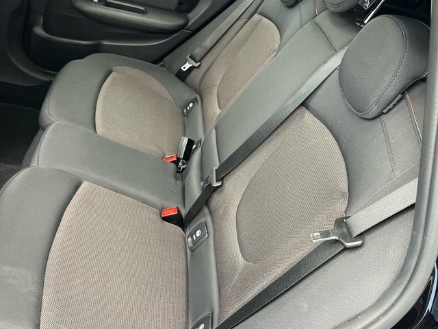 fotoG 8 del MINI MINI Clubman Cooper 100 kW (136 CV) 136cv Gasolina del 2021 en Cantabria