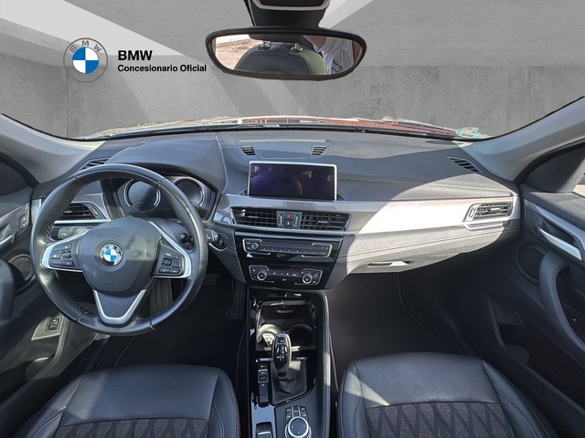 BMW X1 sDrive18d color Naranja. Año 2021. 110KW(150CV). Diésel. En concesionario BMW Avilcar Ávila de Ávila