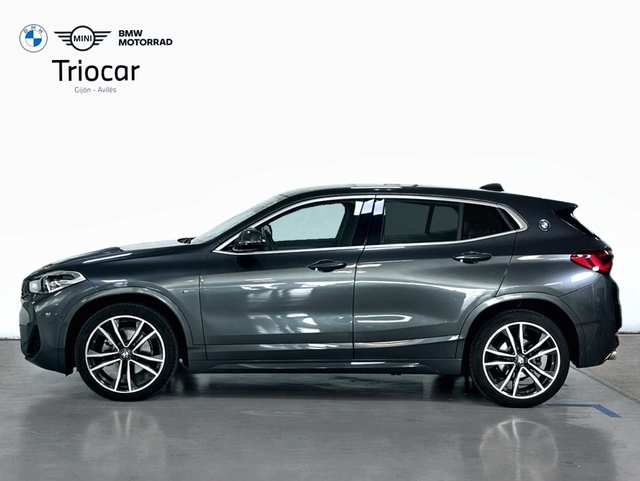 BMW X2 sDrive18d color Gris. Año 2021. 110KW(150CV). Diésel. En concesionario Triocar Gijón (Bmw y Mini) de Asturias