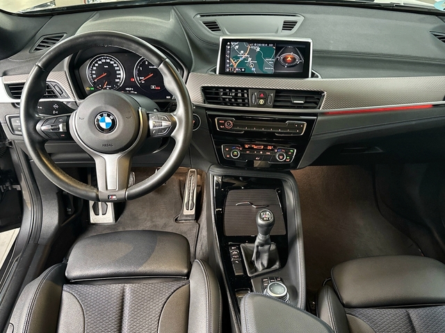 BMW X2 sDrive18d color Gris. Año 2021. 110KW(150CV). Diésel. En concesionario Triocar Gijón (Bmw y Mini) de Asturias