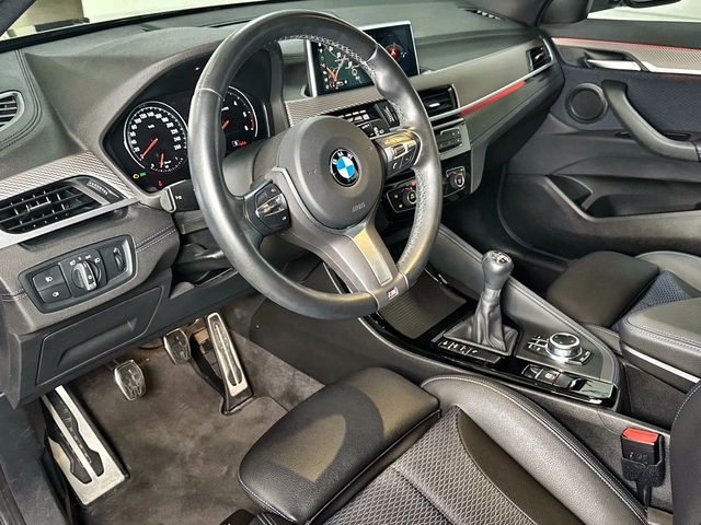 BMW X2 sDrive18d color Gris. Año 2021. 110KW(150CV). Diésel. En concesionario Triocar Gijón (Bmw y Mini) de Asturias
