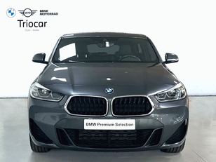 Fotos de BMW X2 sDrive18d color Gris. Año 2021. 110KW(150CV). Diésel. En concesionario Triocar Gijón (Bmw y Mini) de Asturias
