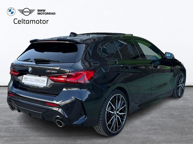 BMW Serie 1 M135i color Negro. Año 2021. 225KW(306CV). Gasolina. En concesionario Celtamotor Vigo de Pontevedra