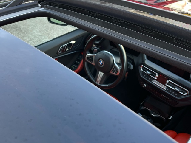 BMW Serie 1 M135i color Negro. Año 2021. 225KW(306CV). Gasolina. En concesionario Celtamotor Vigo de Pontevedra