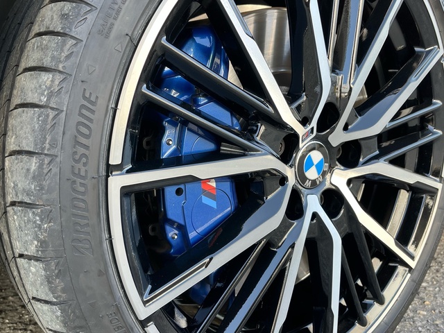 BMW Serie 1 M135i color Negro. Año 2021. 225KW(306CV). Gasolina. En concesionario Celtamotor Vigo de Pontevedra