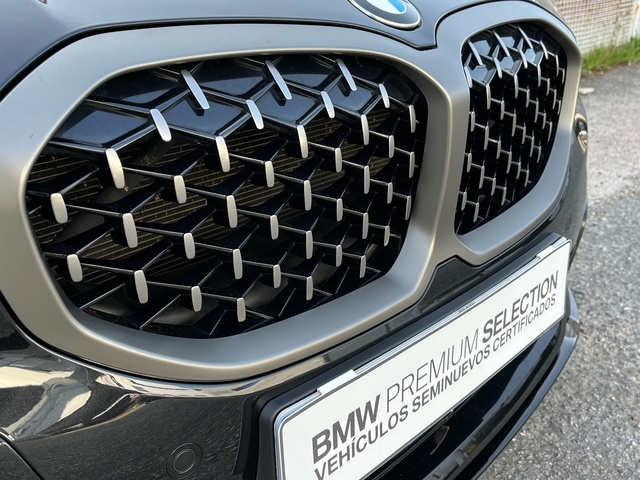 BMW Serie 1 M135i color Negro. Año 2021. 225KW(306CV). Gasolina. En concesionario Celtamotor Vigo de Pontevedra