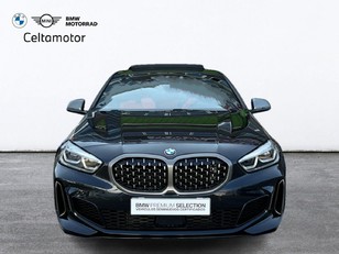 Fotos de BMW Serie 1 M135i color Negro. Año 2021. 225KW(306CV). Gasolina. En concesionario Celtamotor Vigo de Pontevedra