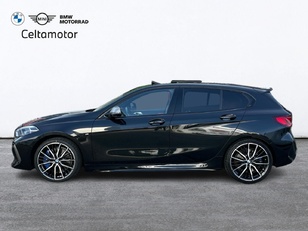 Fotos de BMW Serie 1 M135i color Negro. Año 2021. 225KW(306CV). Gasolina. En concesionario Celtamotor Vigo de Pontevedra