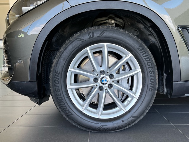 BMW X5 xDrive30d color Verde. Año 2023. 210KW(286CV). Diésel. En concesionario Murcia Premium S.L. AV DEL ROCIO de Murcia