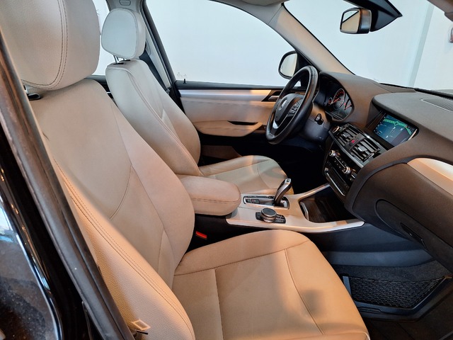 BMW X3 xDrive20d color Negro. Año 2017. 140KW(190CV). Diésel. En concesionario Tormes Motor de Salamanca