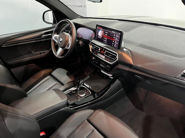 BMW X3 xDrive20d color Negro. Año 2022. 140KW(190CV). Diésel. En concesionario Unicars Ponent de Lleida